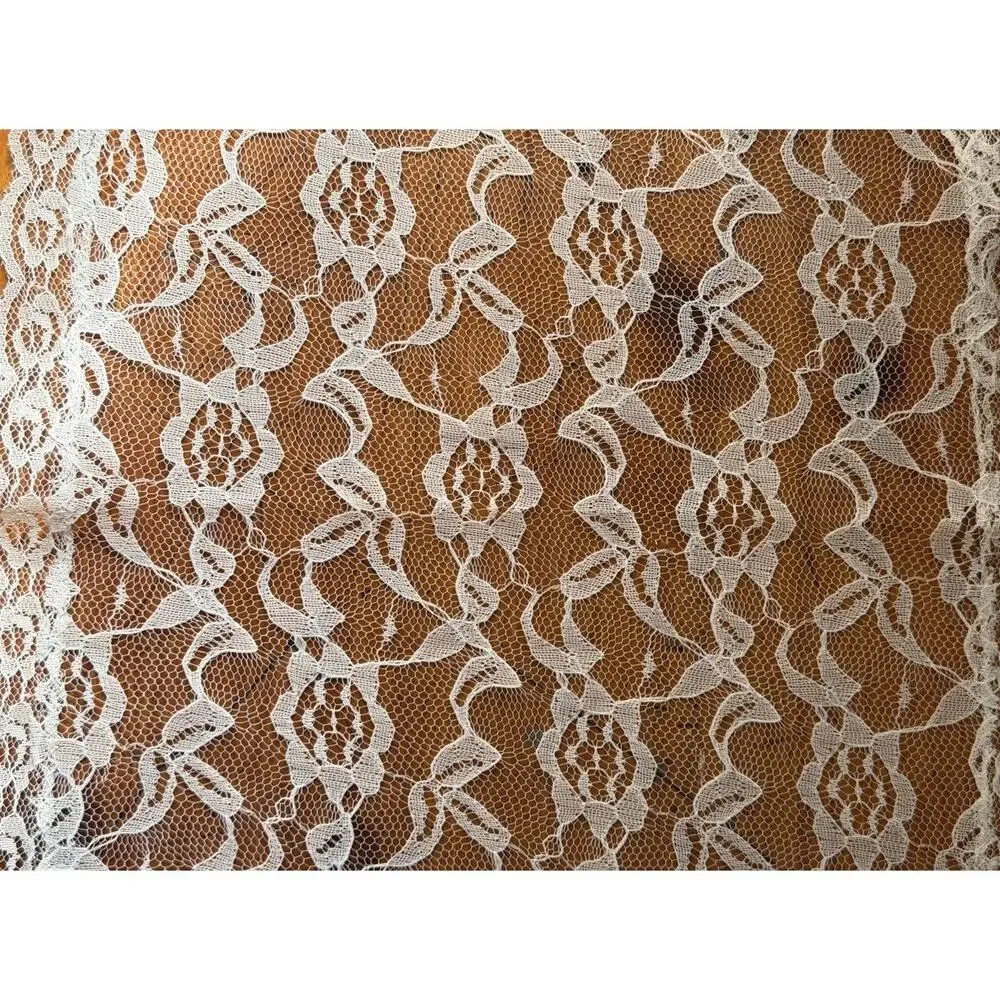 Vintage White Lace Table Runner Oval Cottage Farmhouse Wedding Cottagecore Decor